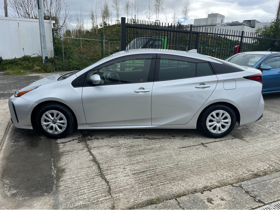 2020 Toyota Prius - image 4