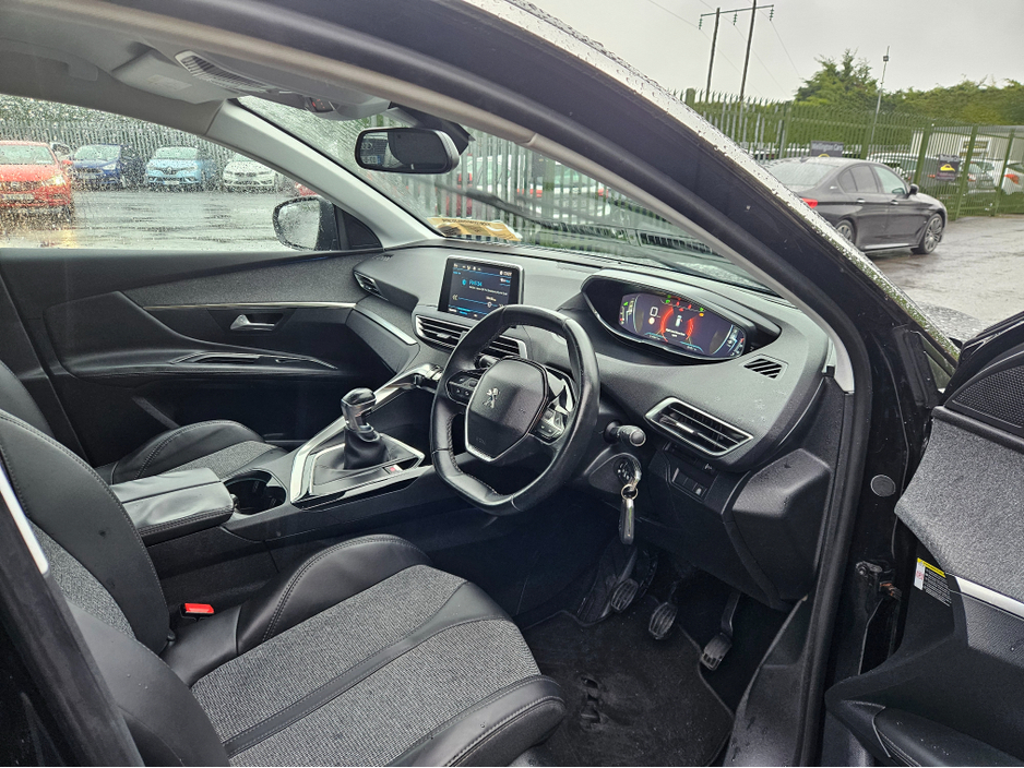 2017 Peugeot 3008 ALLURE 1.2 130 4DR €11,850