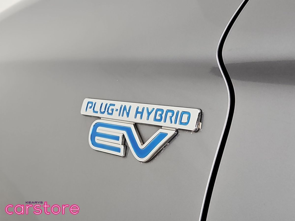 2017 Mitsubishi Outlander PHEV 2.0L MIVEC 4WD 5-Seater Instyle €16,880