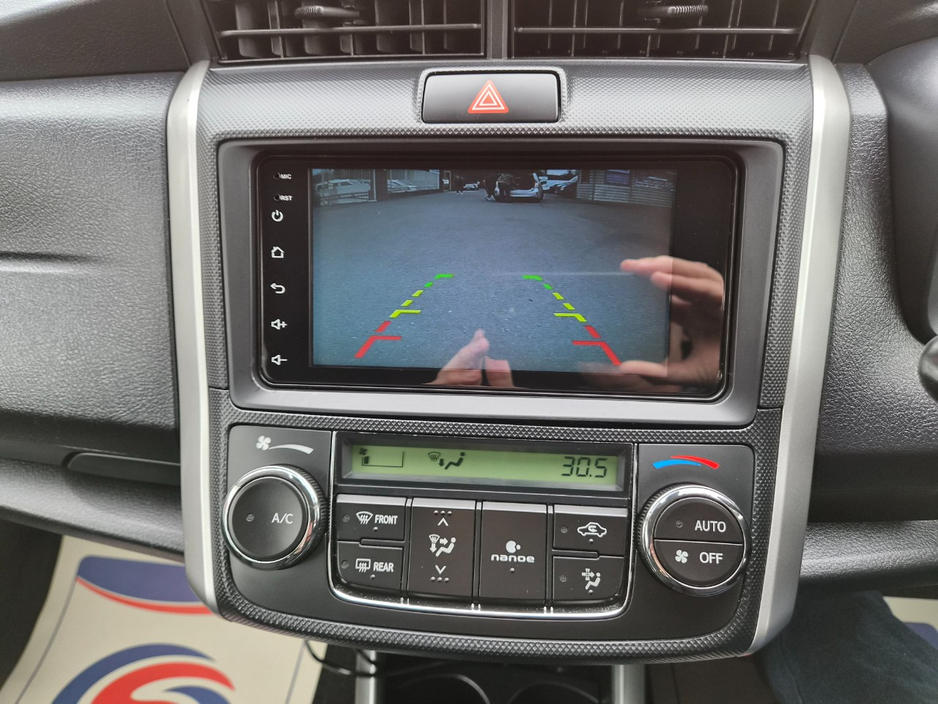 2017 Toyota Corolla - image 24