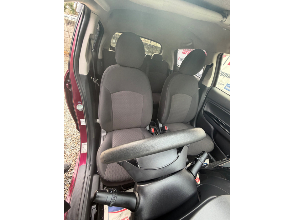 2018 Mitsubishi Mirage - image 12