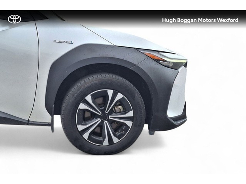 2025 Toyota bZ4X - image 19