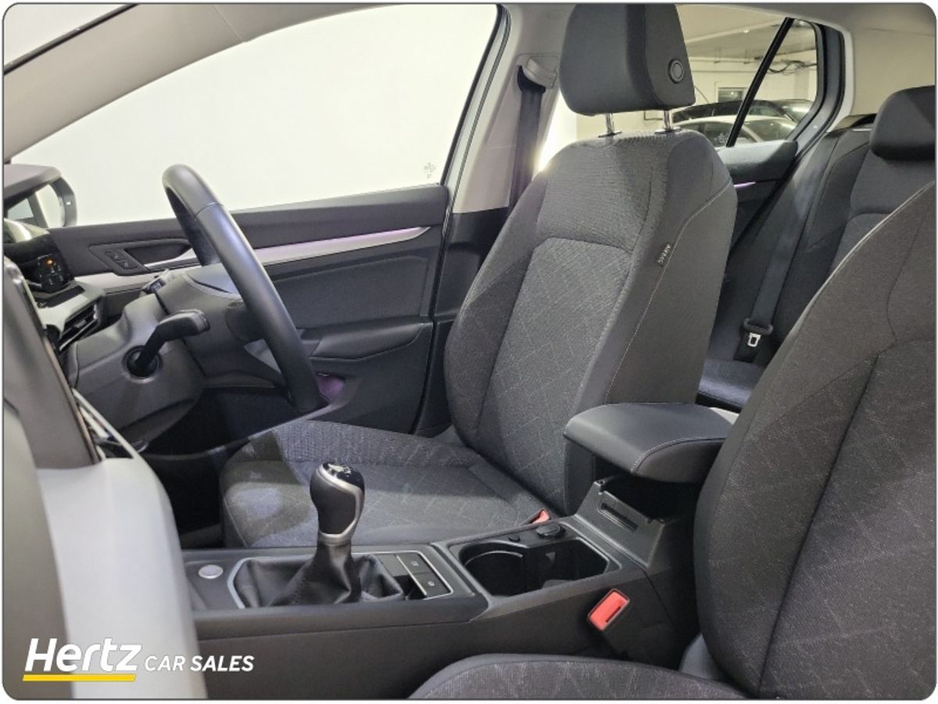 2023 Volkswagen Golf LIFE 2.0 TDI 115HP Diesel Manual €26,995