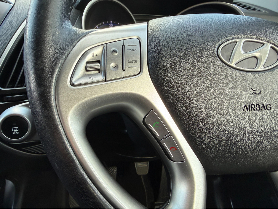 2012 Hyundai ix35 - image 17