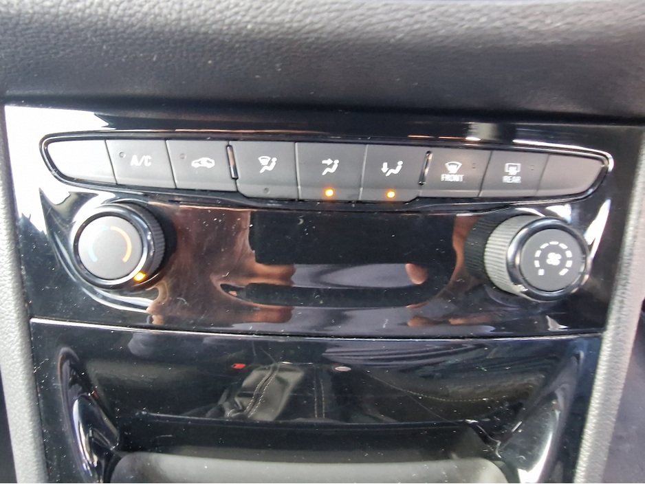 2017 Opel Astra - image 20