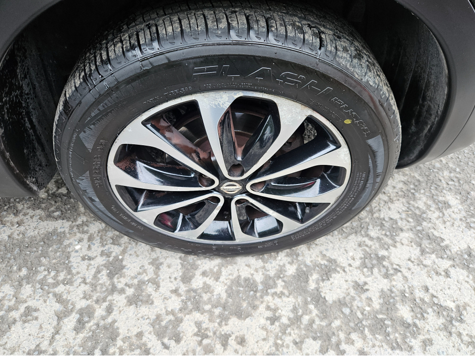 2013 Nissan Qashqai +2 - image 14