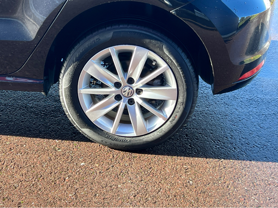 2016 Volkswagen Polo 1.2 TSI Automatic DSG high spec €13,495