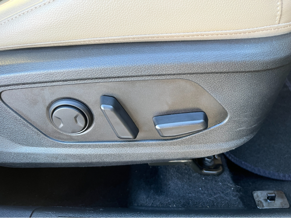 2022 Kia Sportage - image 12