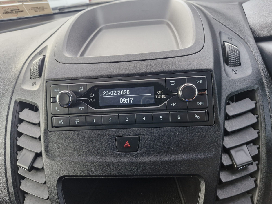 2022 Ford Transit Connect - image 17