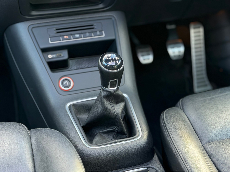 2016 Volkswagen Tiguan - image 40