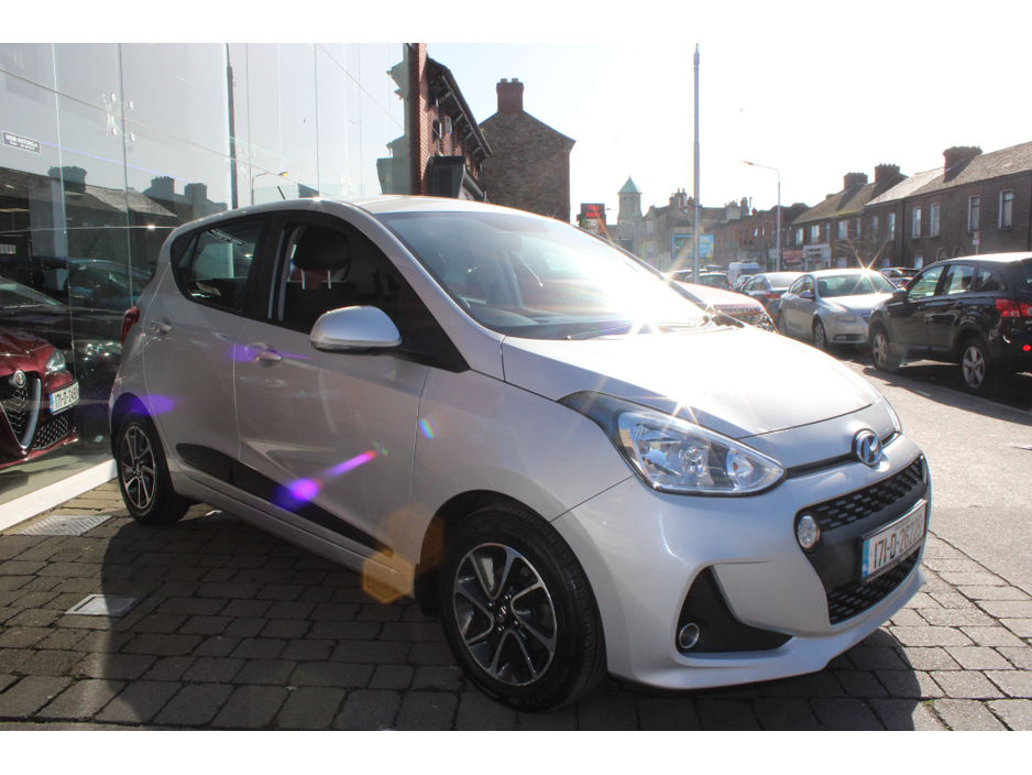 2017 Hyundai i10 - image 2