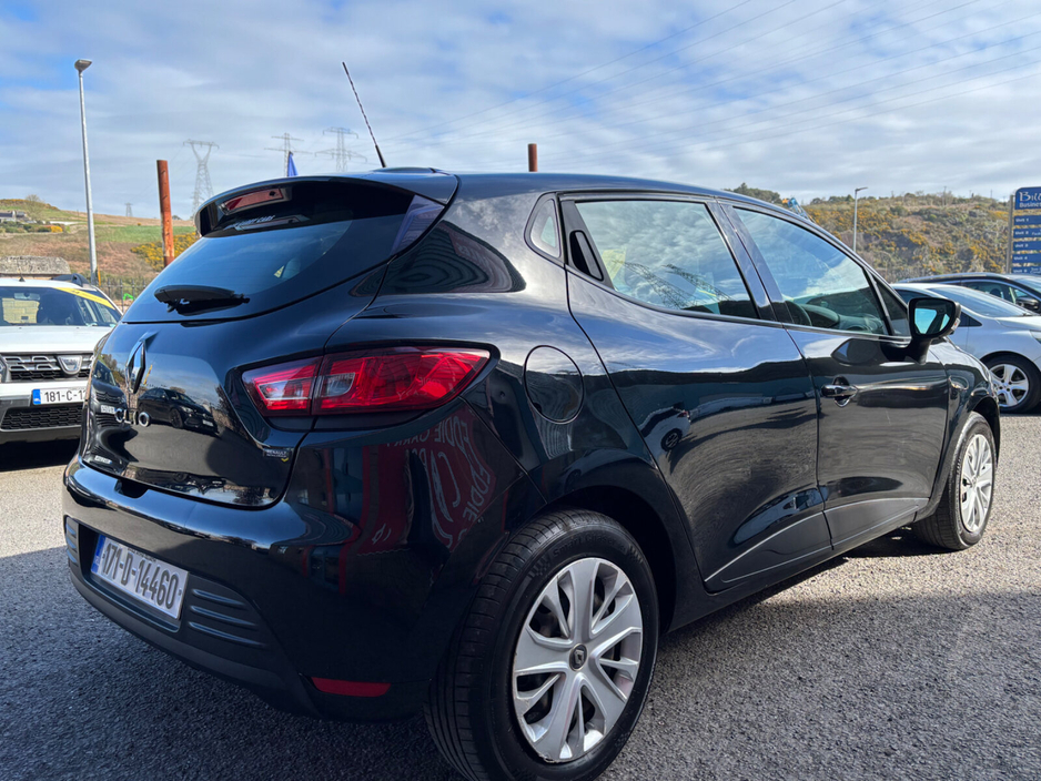 2017 Renault Clio - image 7