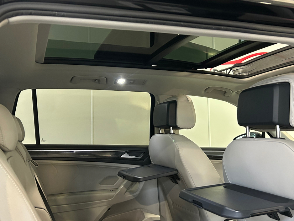 2021 Volkswagen Tiguan - image 18