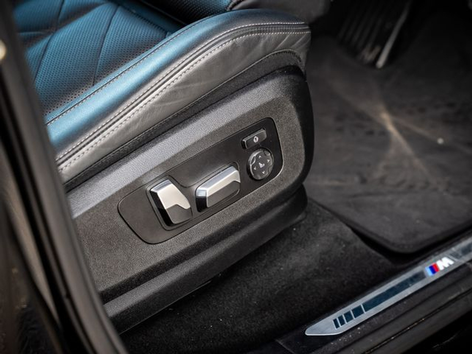 2023 BMW X5 - image 9