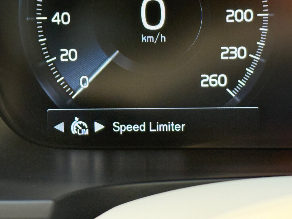 2019 Volvo S90 D4 190hp Momentum Geartronic