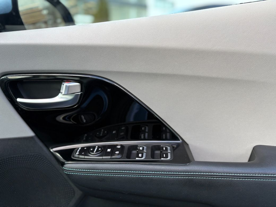 2021 Kia Niro - image 8