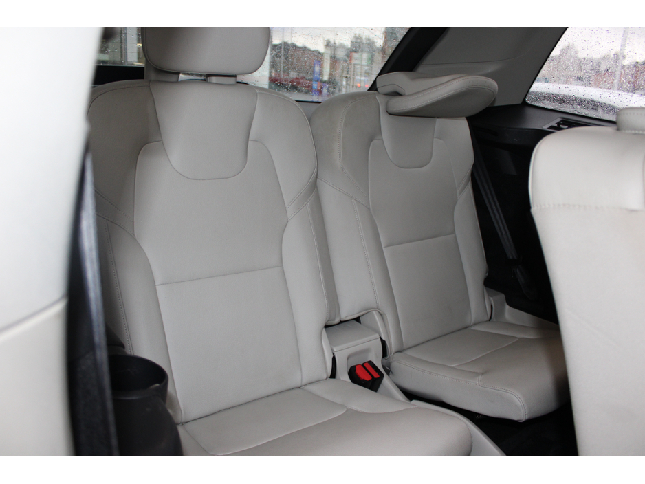 2016 Volvo XC90 D4 MOMENTUM GT 5DR AUTO €22,950