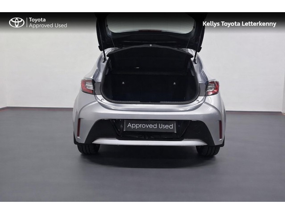 2023 Toyota Corolla - image 10