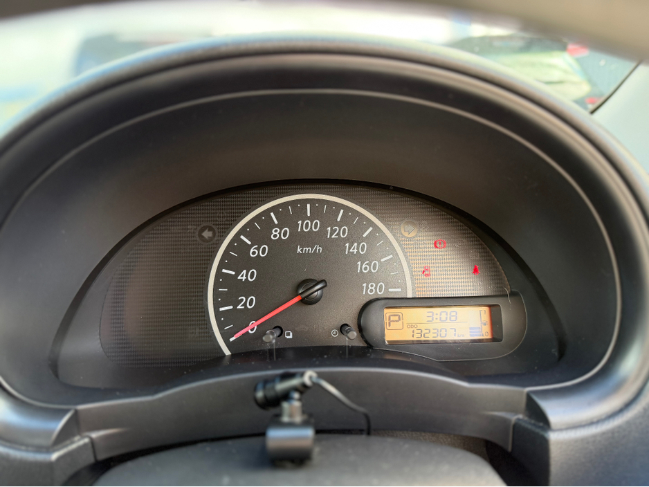 2017 Nissan Micra - image 13