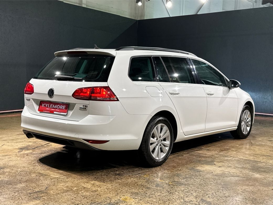 2016 Volkswagen Golf - image 3
