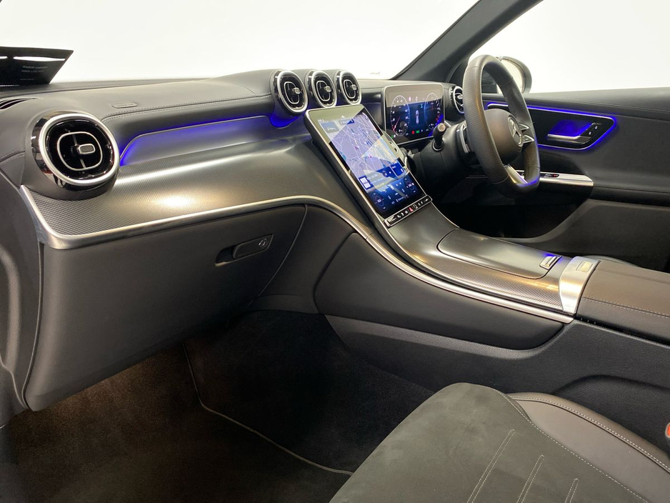 2025 Mercedes-Benz GLC Class - image 6