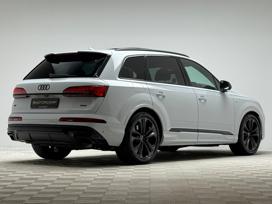 2025 Audi Q7 55 TFSI E S LINE BLACK ED QUATTRO €97,990