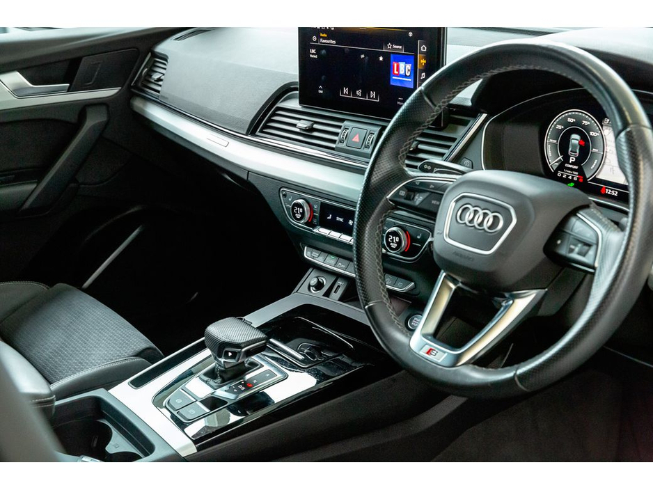 2022 Audi Q5 - image 11