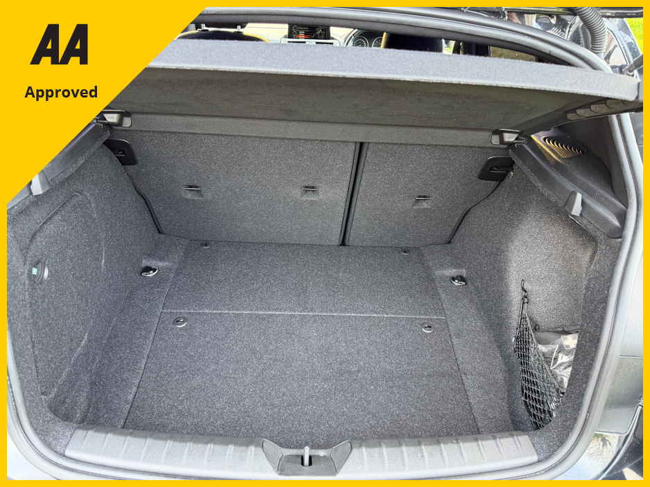 2017 BMW 1 Series - image 10