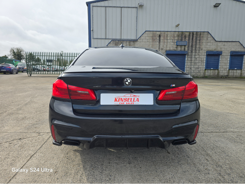 2018 BMW 5 Series - image 10