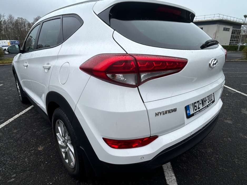2016 Hyundai Tucson - image 2