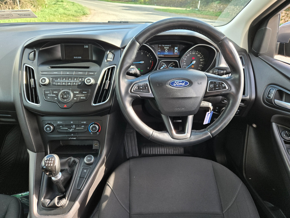 2015 Ford Focus - image 13