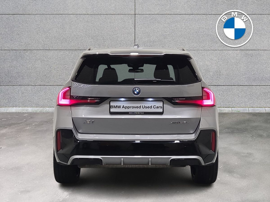 2025 BMW X1 - image 15