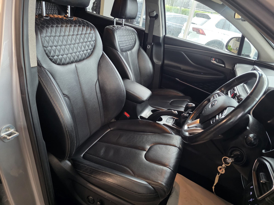 2019 Hyundai Santa Fe - image 11