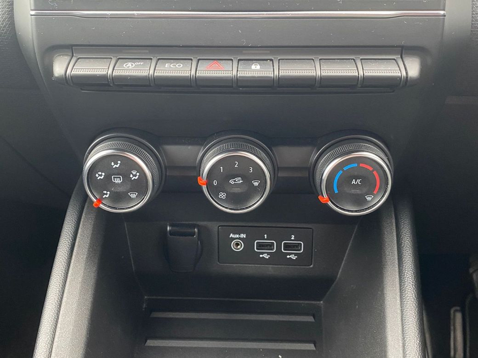 2020 Renault Clio - image 27