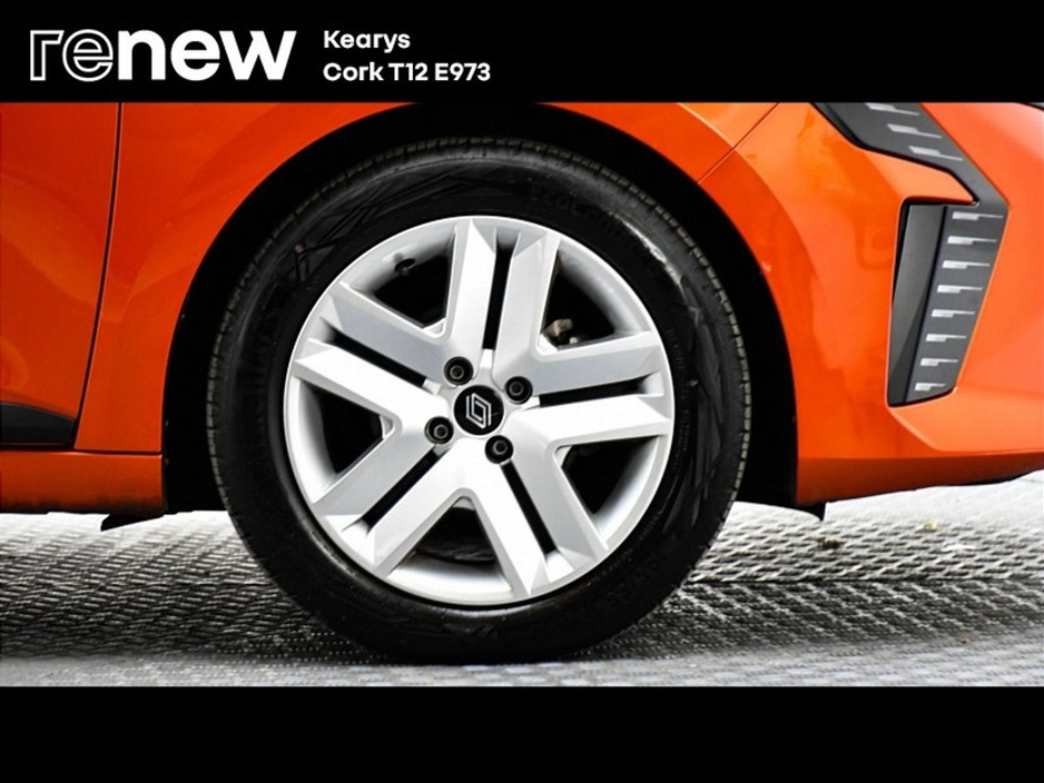 2025 Renault Clio - image 9