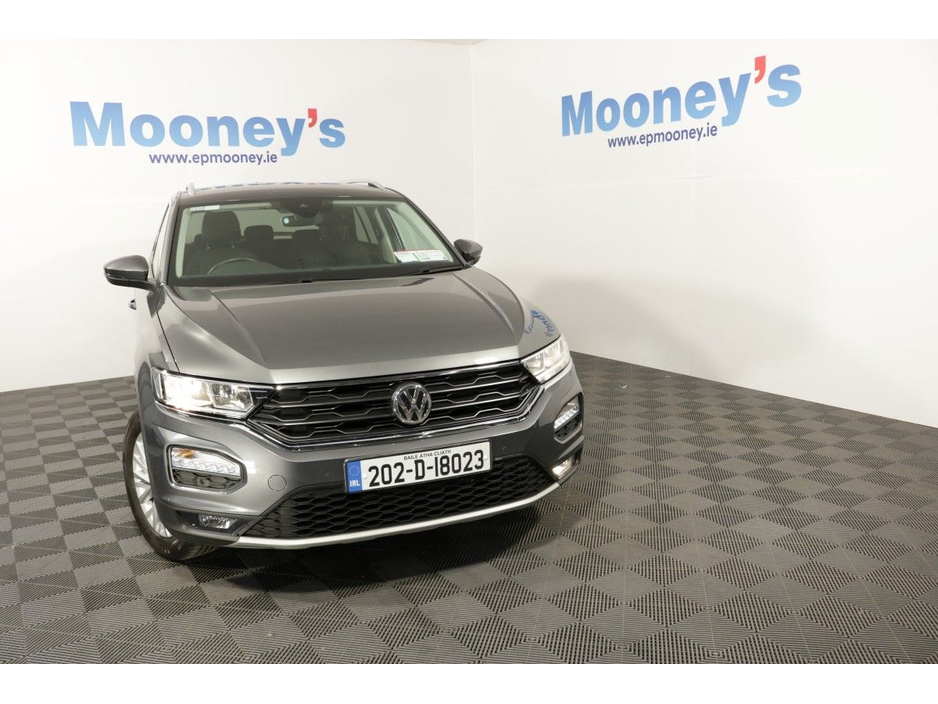 2020 Volkswagen T-Roc - image 2