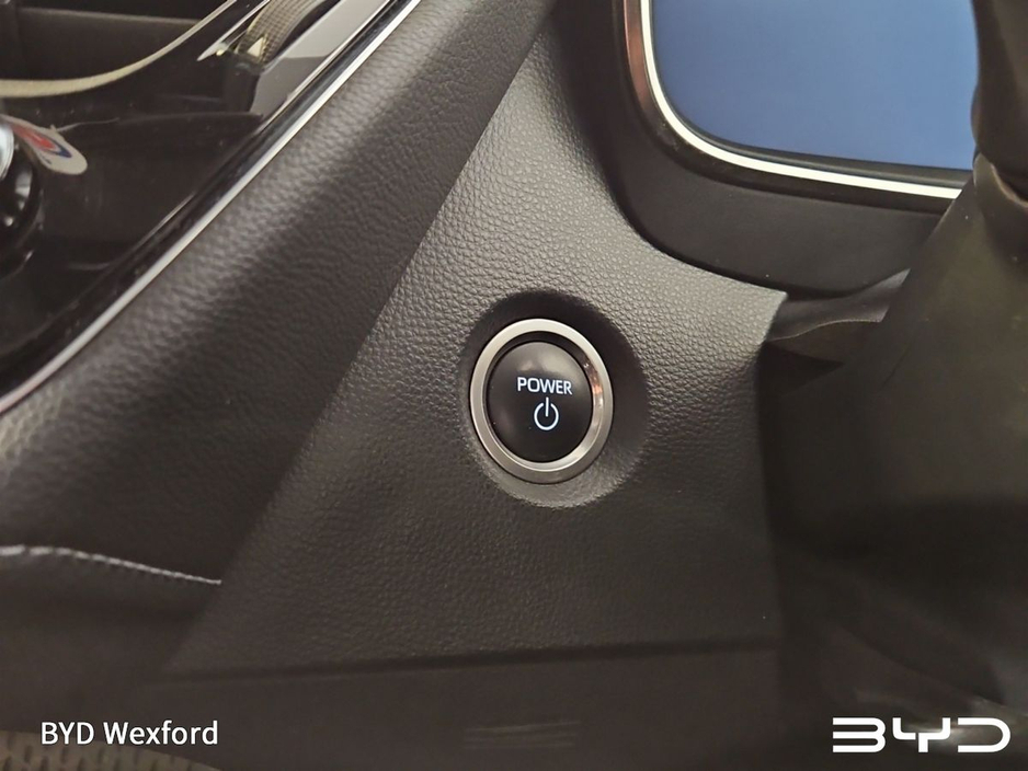 2023 Toyota Corolla - image 22