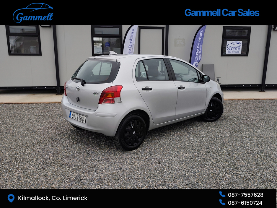 2009 Toyota Yaris - image 3