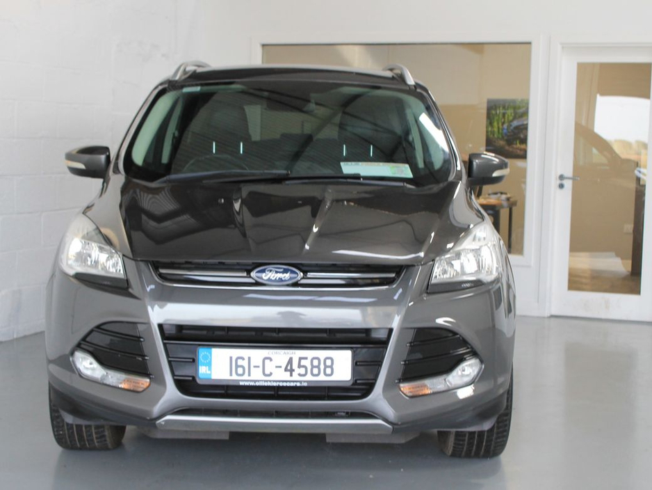 2016 Ford Kuga - image 2