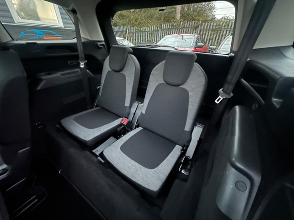 2017 Citroen Grand C4 Picasso - image 16