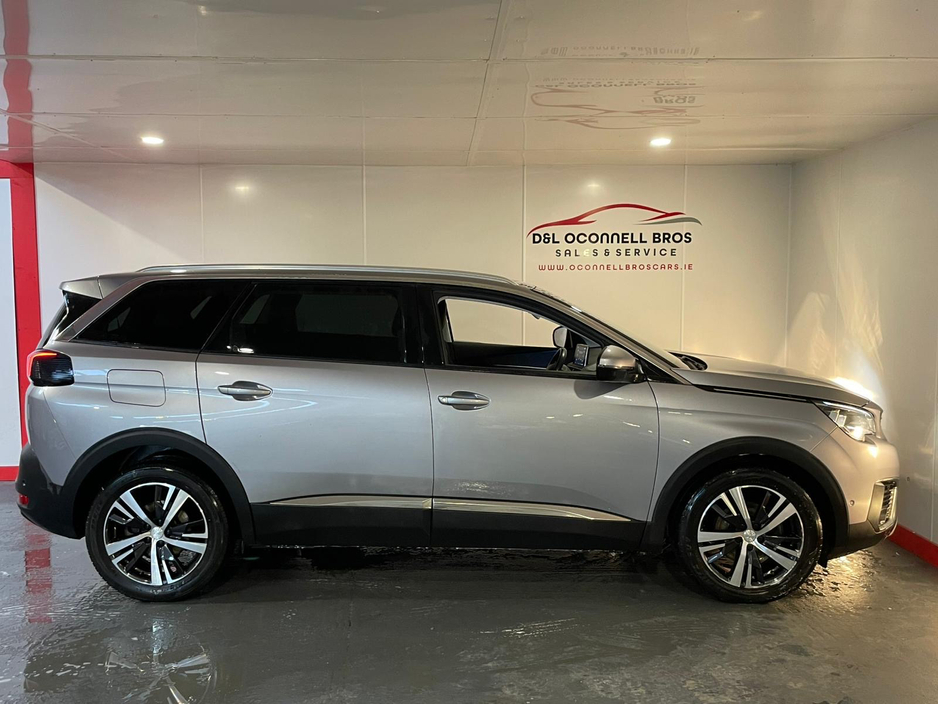 2020 Peugeot 5008 - image 7