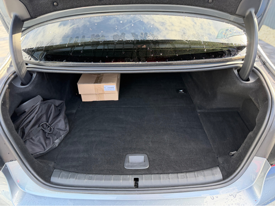 2018 BMW 5 Series - image 35