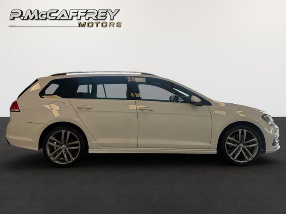 2016 Volkswagen Golf - image 4