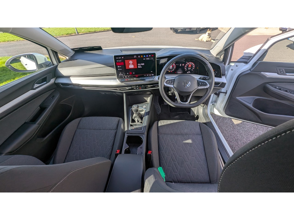 2025 Volkswagen Golf - image 18