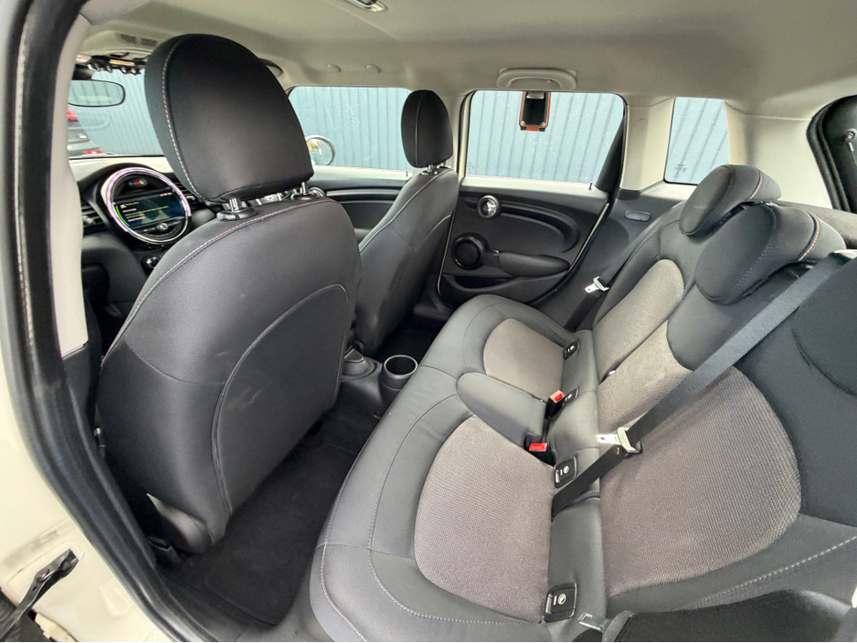 2019 MINI Cooper - image 39