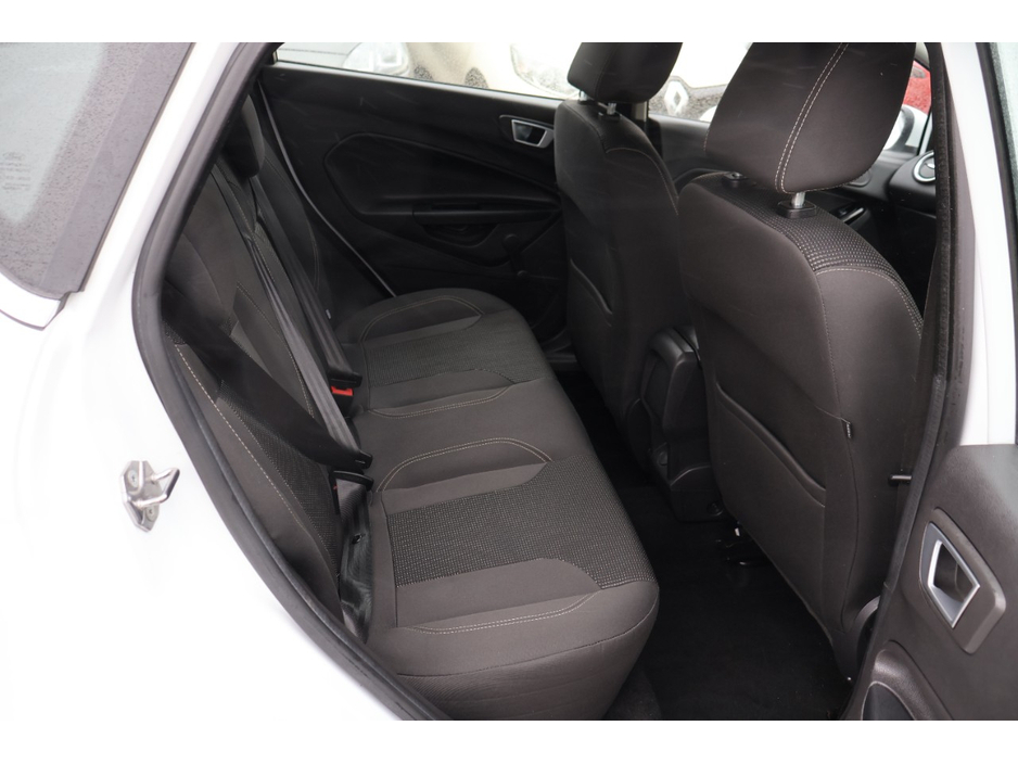 2017 Ford Fiesta - image 22
