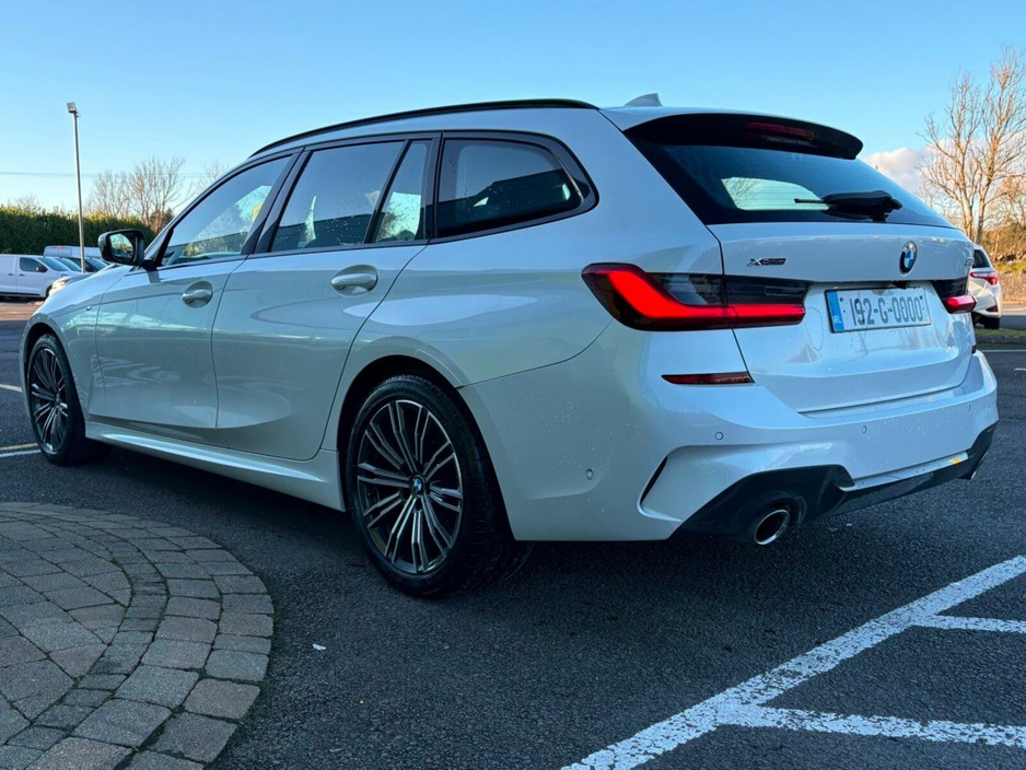 2019 BMW 3 Series - image 4