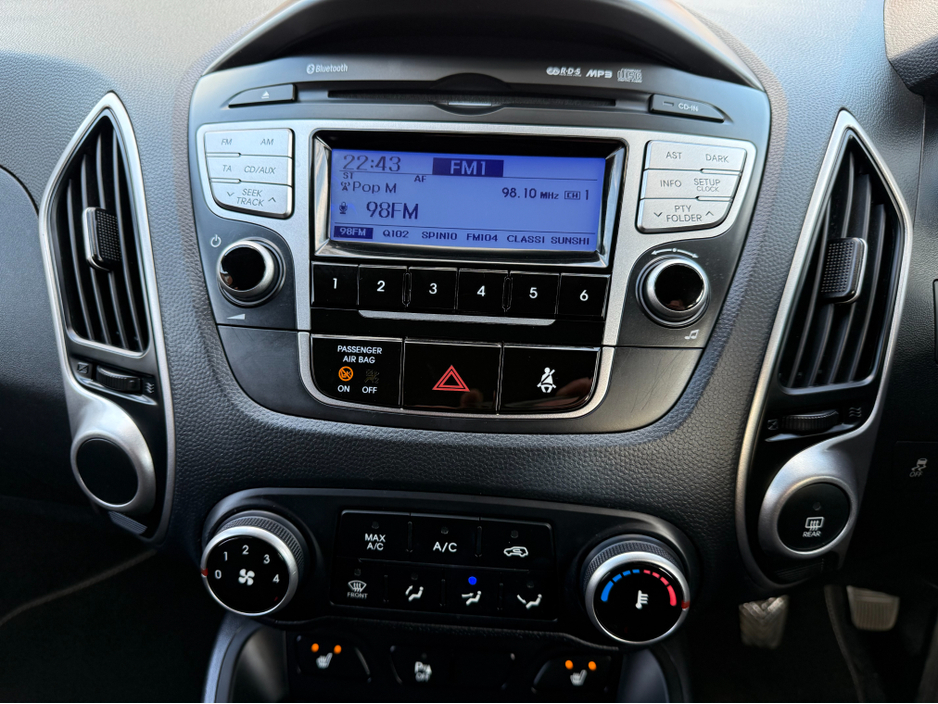 2012 Hyundai ix35 - image 16