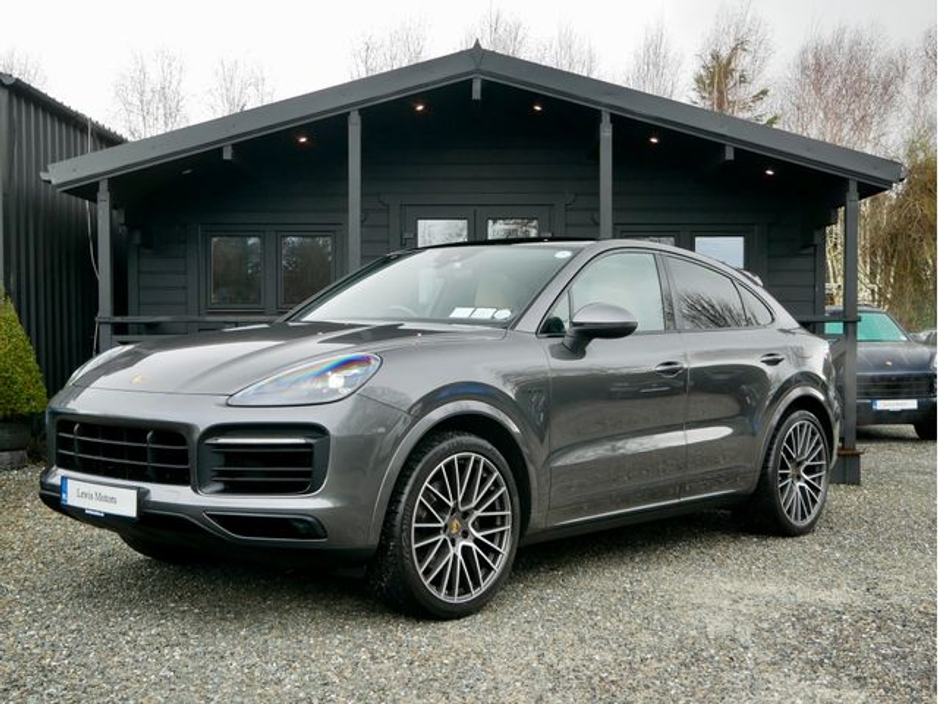 2021 Porsche Cayenne - image 3