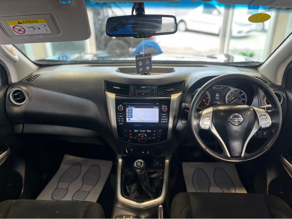 2018 Nissan Navara - image 14